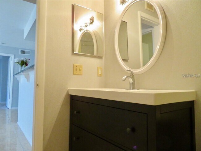 Building Photo - 3016 Parkway Blvd