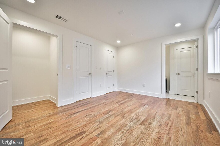 Upstairs Bedroom - 909 N 20th St