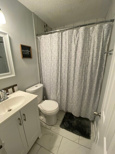 Building Photo - 3415 Gilmer Ct