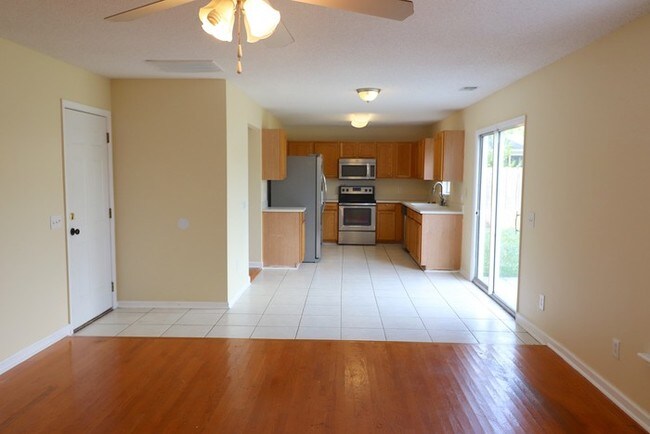 Building Photo - Weatherstone