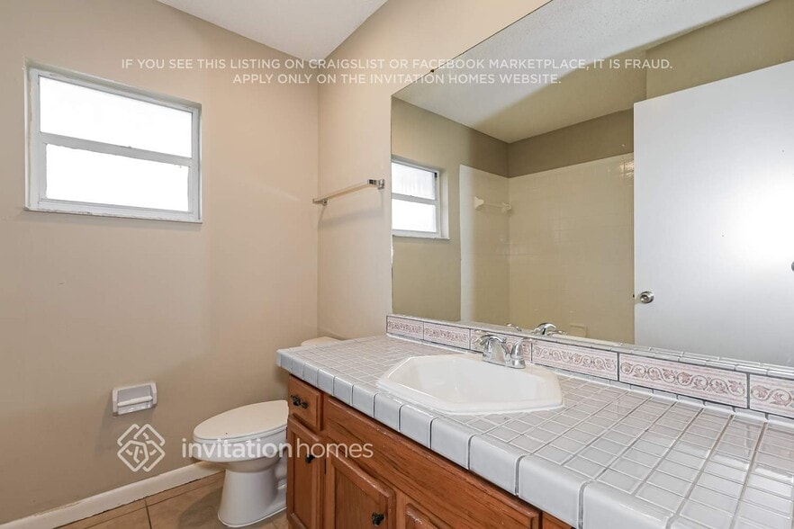 Building Photo - 10323 Ashley Oaks Dr