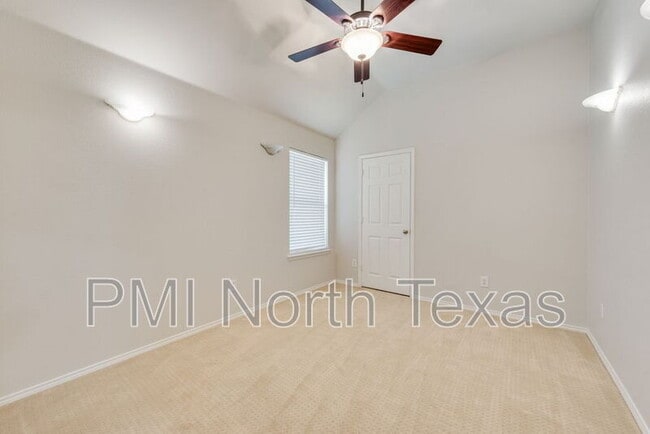 Building Photo - 12608 Red Hawk Dr