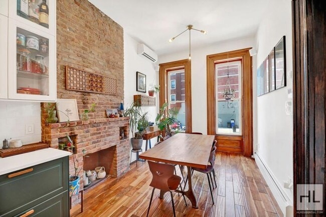 Building Photo - 3 bedroom in BROOKLYN NY 11216