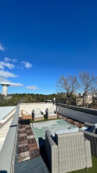 Building Photo - 2810 Wiigwaas Ln