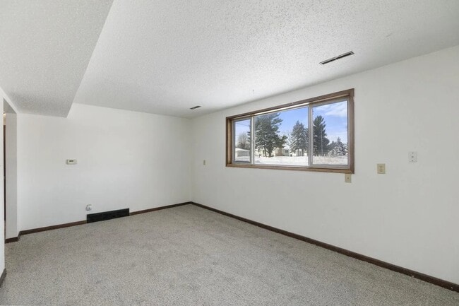 Building Photo - 608-610-610 Martin Rd