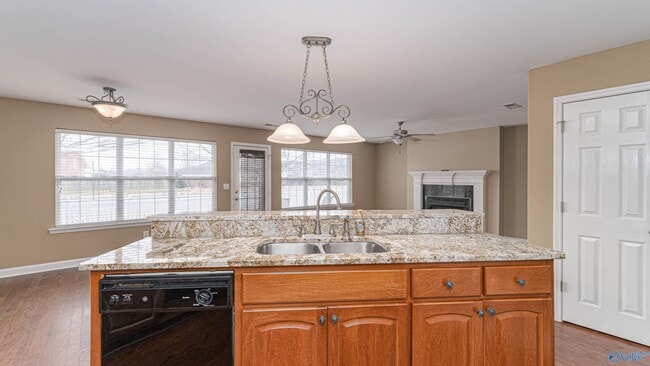 Building Photo - 5311 Frankford Dr SE