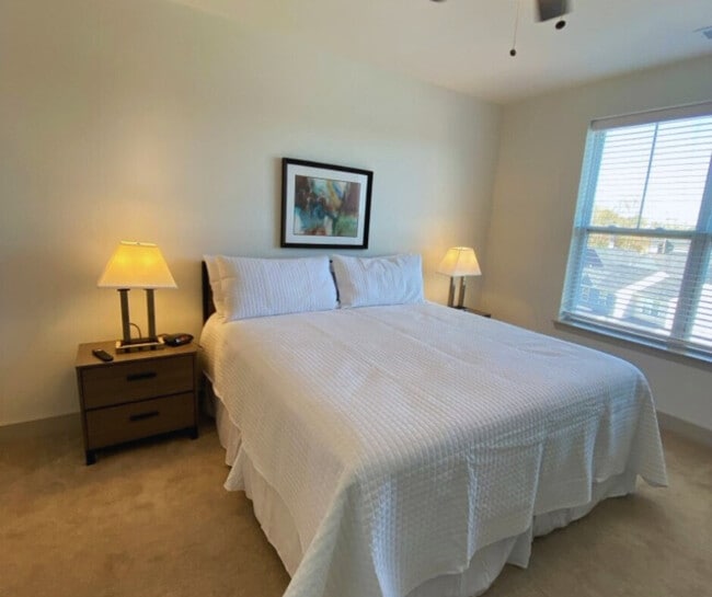 Building Photo - 1202 Marquis Pkwy