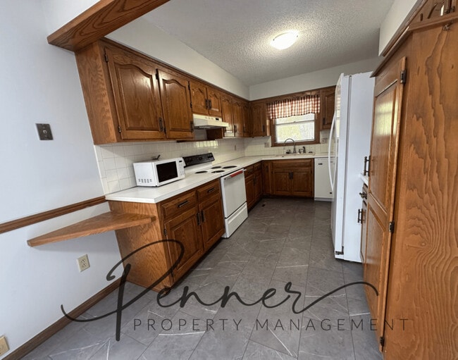 Building Photo - 2701 S Coachman Dr