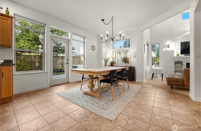 Building Photo - Spacious 4-Bedroom Gem with Fully Fenced Y...
