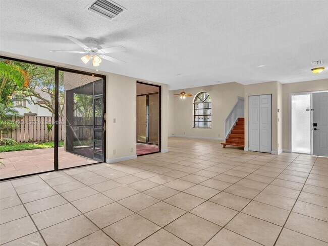 Building Photo - 10731 NW 16th Ct