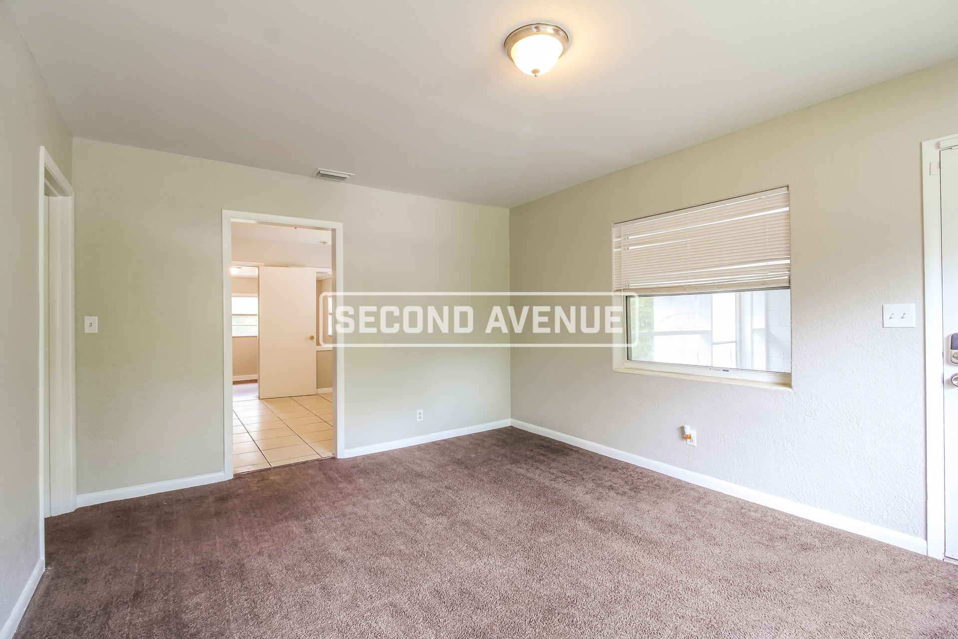 Building Photo - 1544 Breton Rd