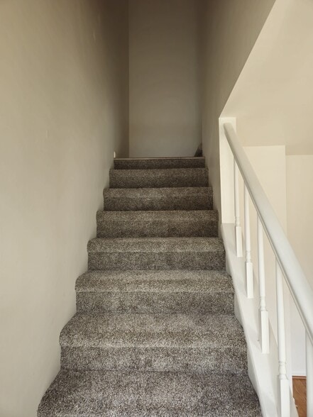 Building Photo - 18685 W Spring Lake Rd