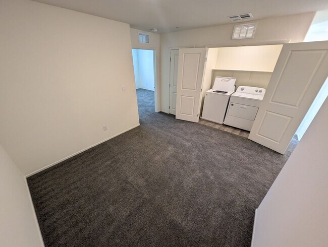 Building Photo - 4820 Orchid Rdg Ave
