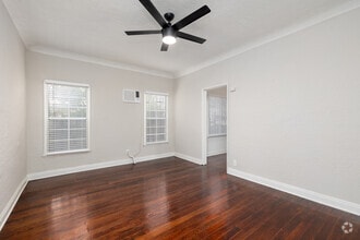 Interior Photo - 1314 Sutherland St