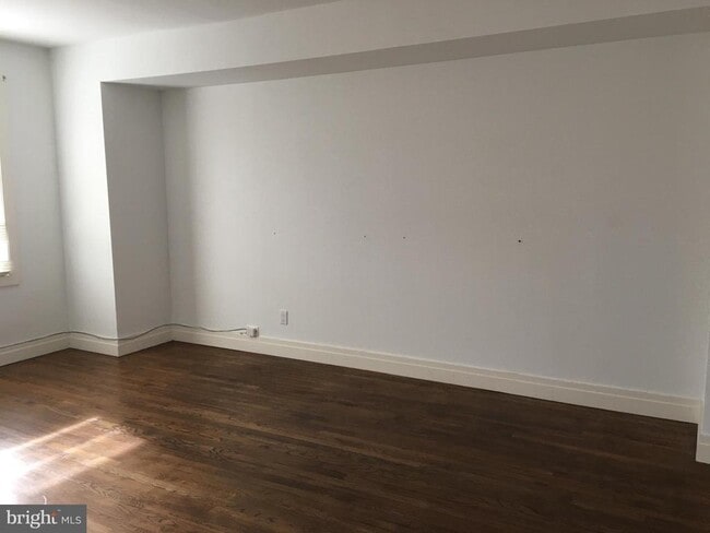Building Photo - 5407 Roosevelt St