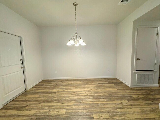 Building Photo - 205 Dolphin Dr