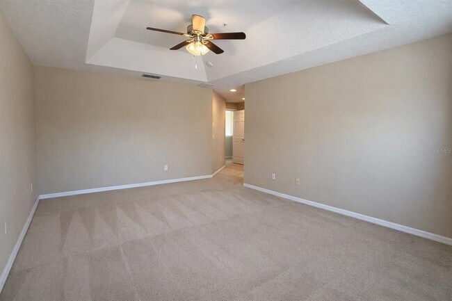 Building Photo - 1136 Crestwood Commons Ave