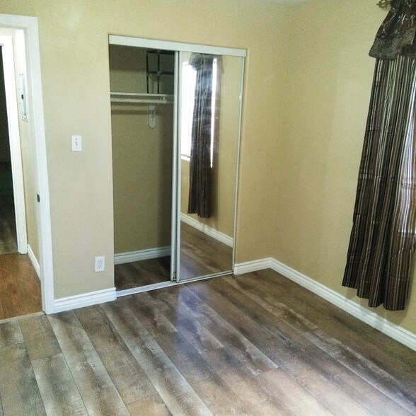 Building Photo - 8417 Avalon Blvd