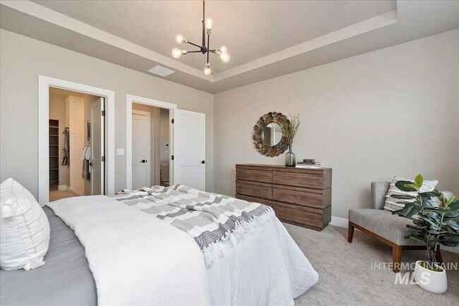 Building Photo - 4880 S Colusa Ave