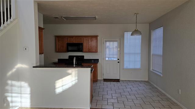 Building Photo - 18064 Kelly Blvd