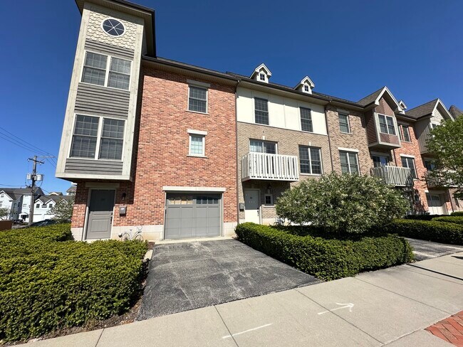 Building Photo - 114 N Prospect St