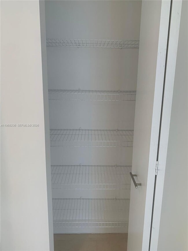 Building Photo - 201 SW 17th Rd