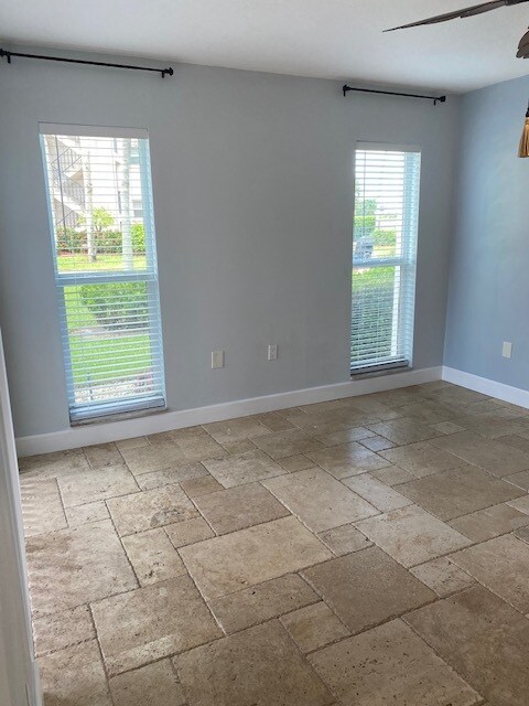 Building Photo - 53 High Point Cir W