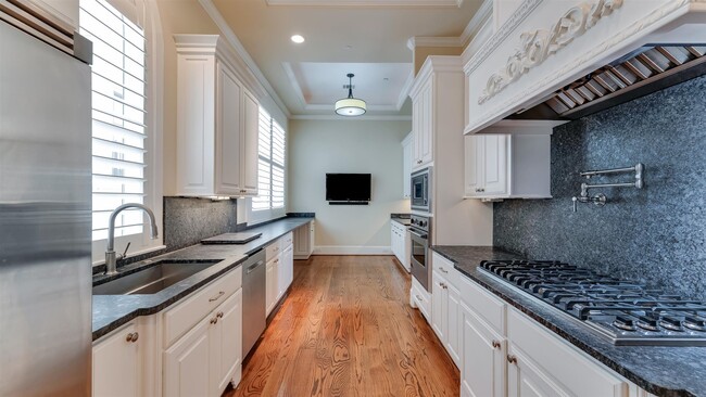 Building Photo - 1700 Sunset Blvd