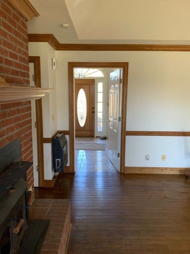 Building Photo - 971 Manningham Rd