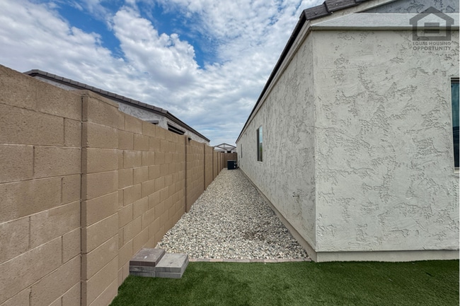 Building Photo - 5Bed/3Bath House at Northern Pkwy/El Mirage Rd! Ready for Immediate Move-In!