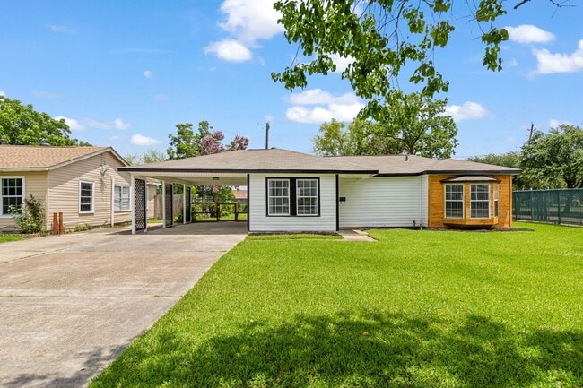 Primary Photo - 1000 W Thomas Ave