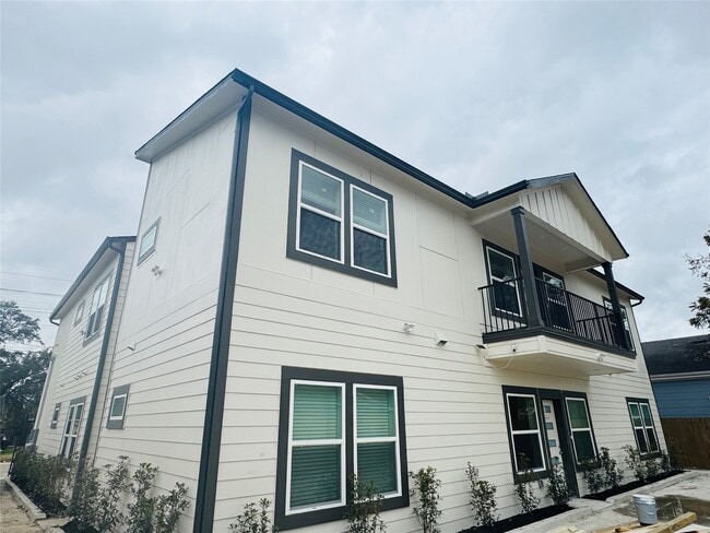 Building Photo - 5420 Elysian St