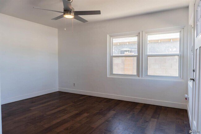 Building Photo - 137 N Magnolia Ave