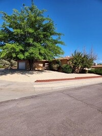 Building Photo - 618 Esquire Ct NE
