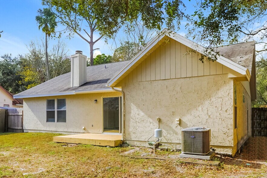 Building Photo - 2013 St Martins Dr W