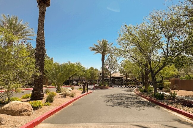 Building Photo - SUMMERLIN 1ST FLOOR - 2 BEDROOM + Den W/ 3...