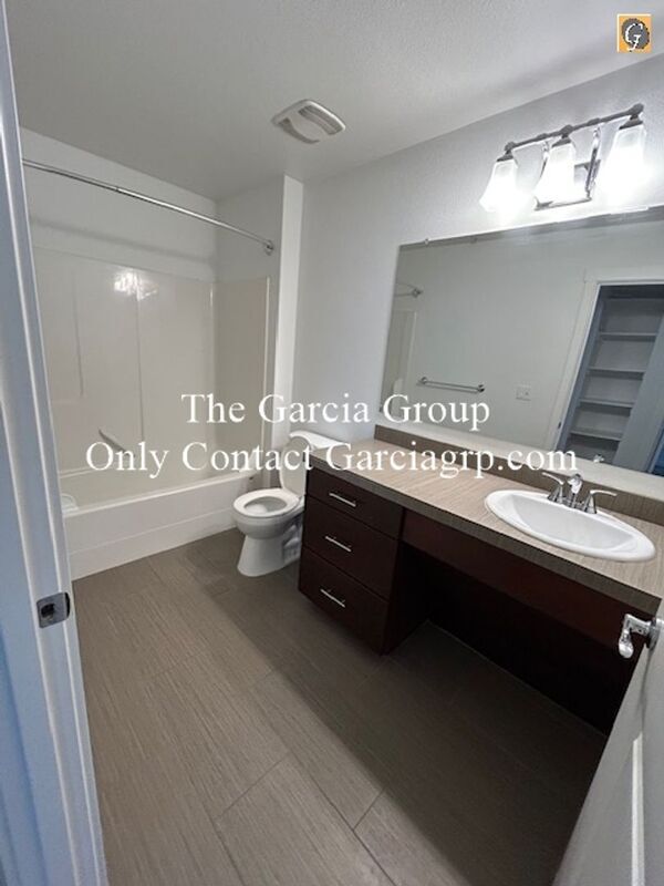 Building Photo - 7128 N Richmond Ave