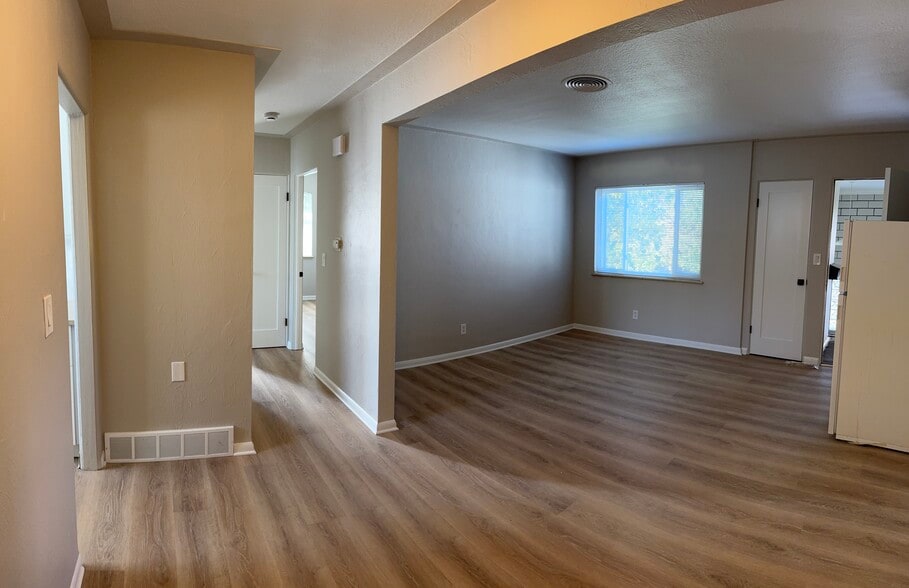 Building Photo - 22 Jackson St