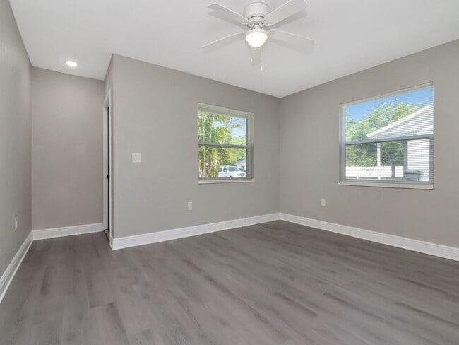 Building Photo - Stunning Fully Renovated 3BR/2BA Unit | Move-In Ready
