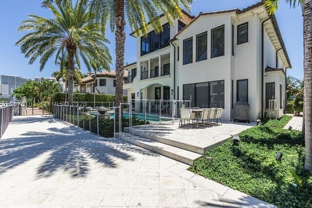 Building Photo - 2627 Castilla