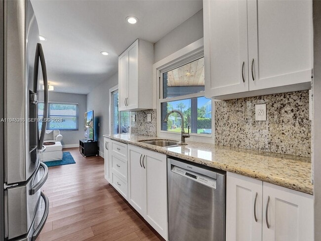 Building Photo - 620 W Palmetto Park Rd