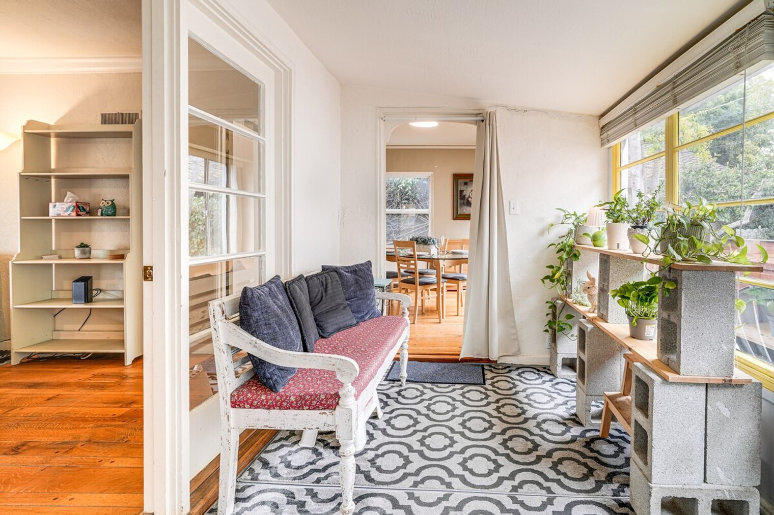 Building Photo - 510 S Murphy Ave