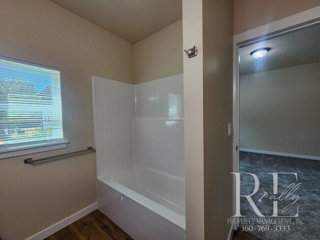 Building Photo - 50% OFF FIRST MONTH'S RENT!!!