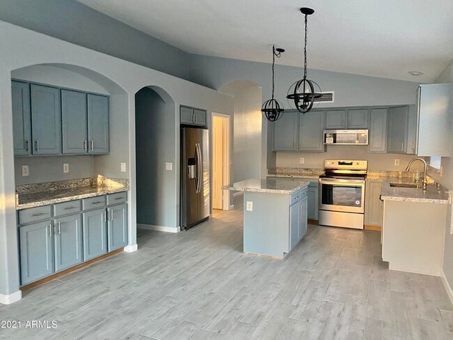 Building Photo - 3714 E Potter Dr