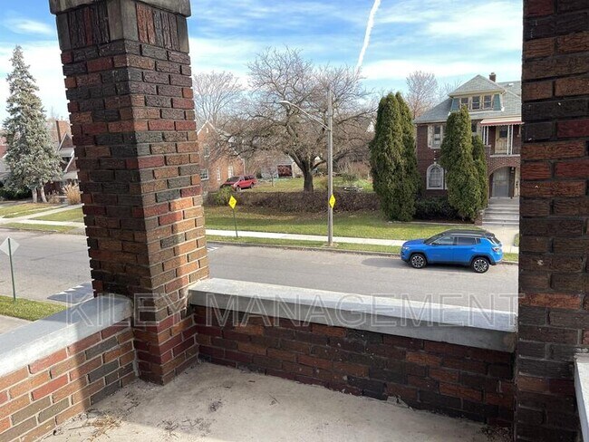 Building Photo - 16211 Fairfield St