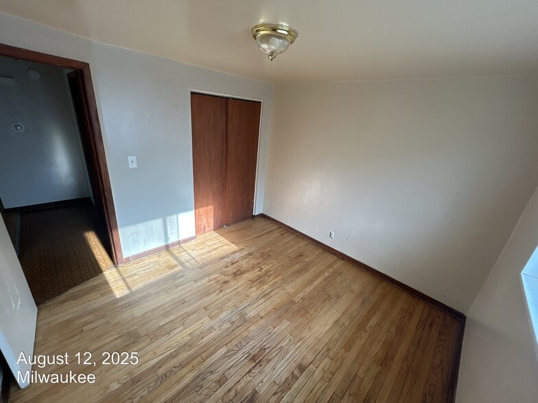 Building Photo - 8115 W Hampton Ave