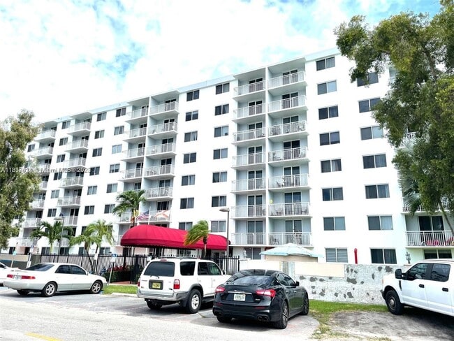 Building Photo - 1251 NE 108th St