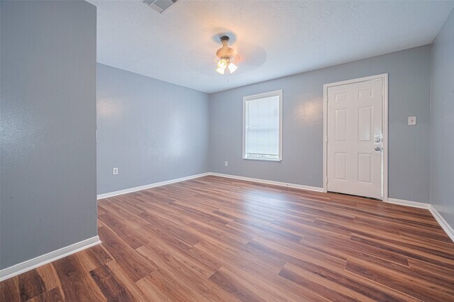 Building Photo - 6527 Kernel St