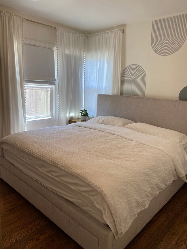 Master bedroom - 2034 Augustan Ave