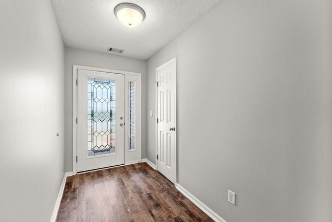 Building Photo - 110 Fox Haven Dr